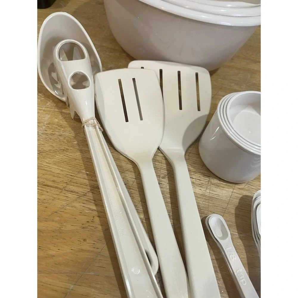 Vtg Tailor Made Kitchen Utensil Set 12 Piece Almond‎ NOS Spoons Measuring Bowls
